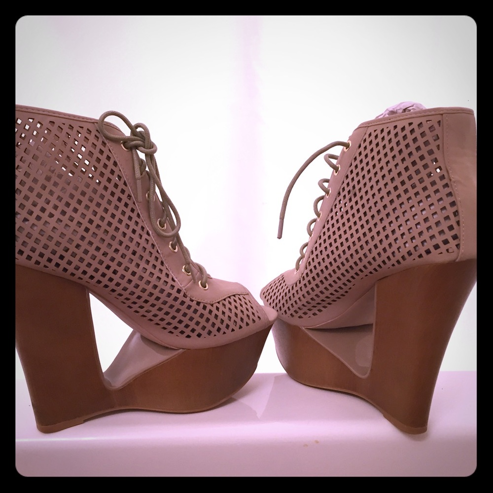 New Tan Wedge